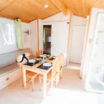 Le Malazeou Wellness Sport 阿克斯莱泰尔姆